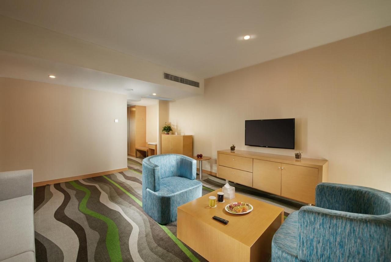 Holiday Inn Express Tangshan Downtown By Ihg Exterior foto