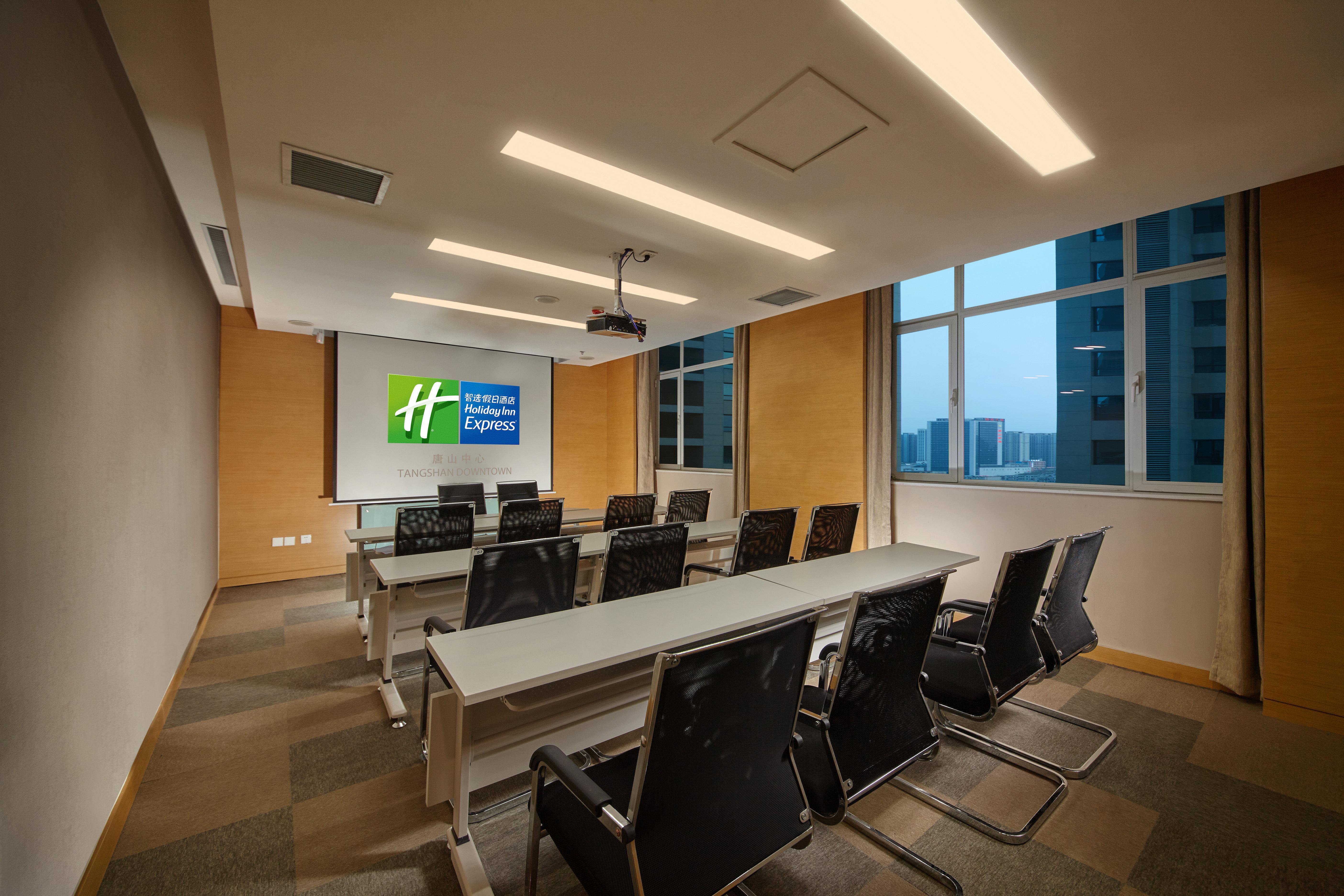 Holiday Inn Express Tangshan Downtown By Ihg Exterior foto